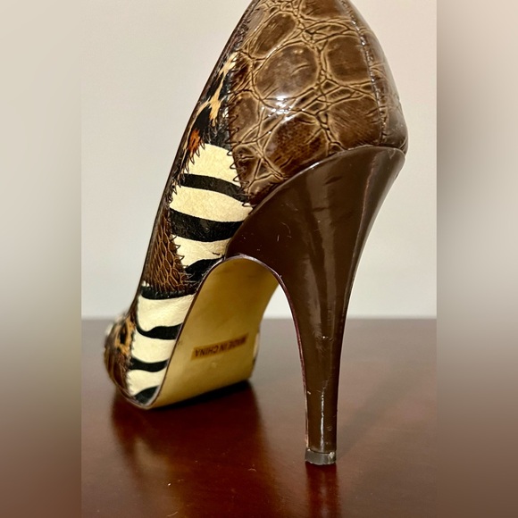 Women’s leopard/zebra/cheetah print 4 inch heels. Gently worn. Good condition. - Picture 6 of 11